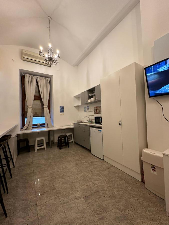 Hostel Opera Lubiana Esterno foto