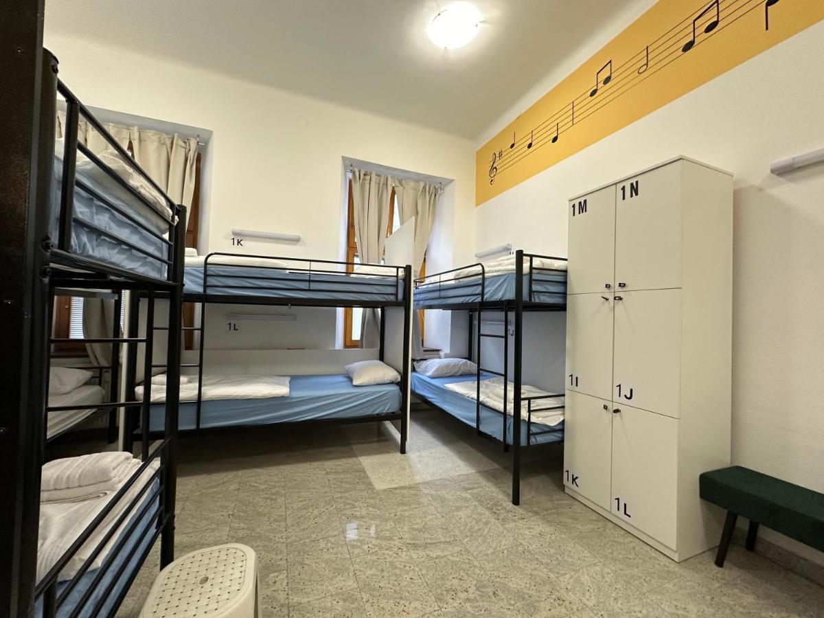 Hostel Opera Lubiana Esterno foto